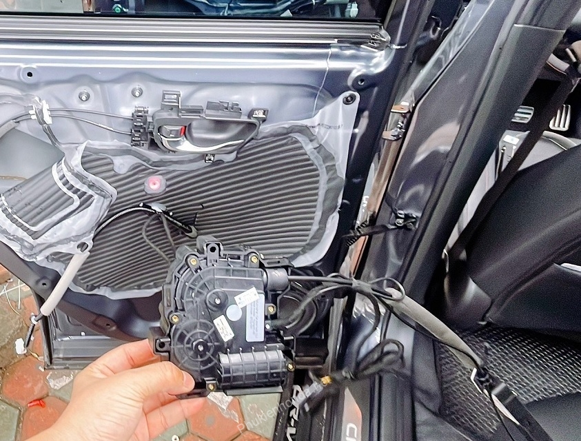 crv_do_cua_hit_tu_dong