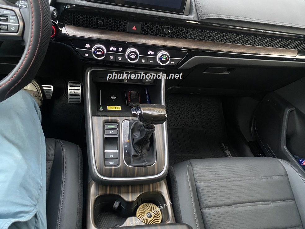 tay_nam_can_so_cho_crv