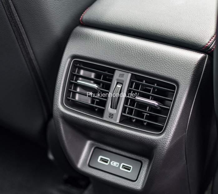cua_gio_ghe_sau_civic_2022