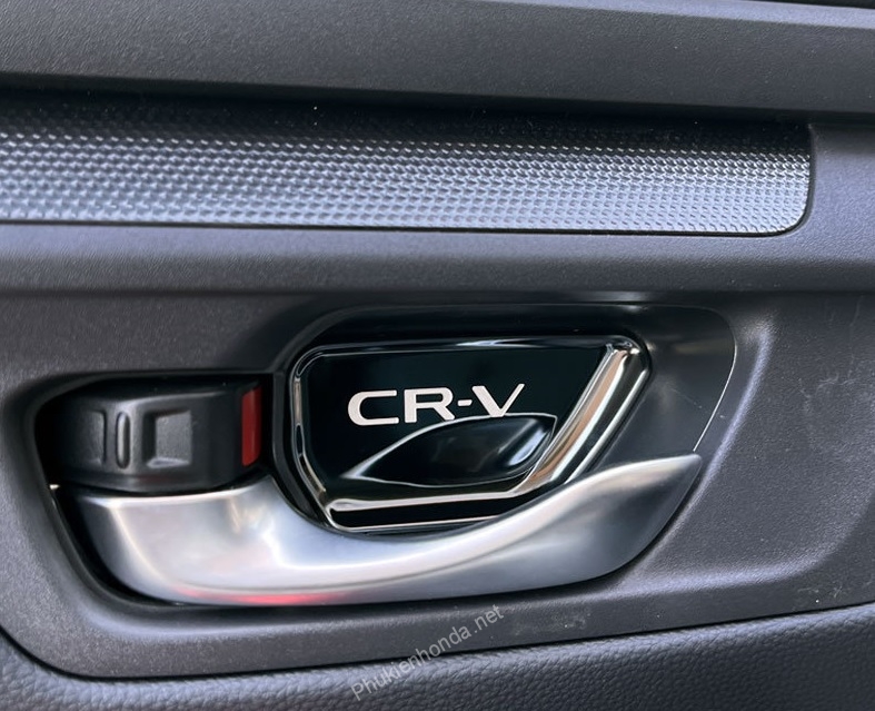 hom_cua_chong_xuoc_crv_2024