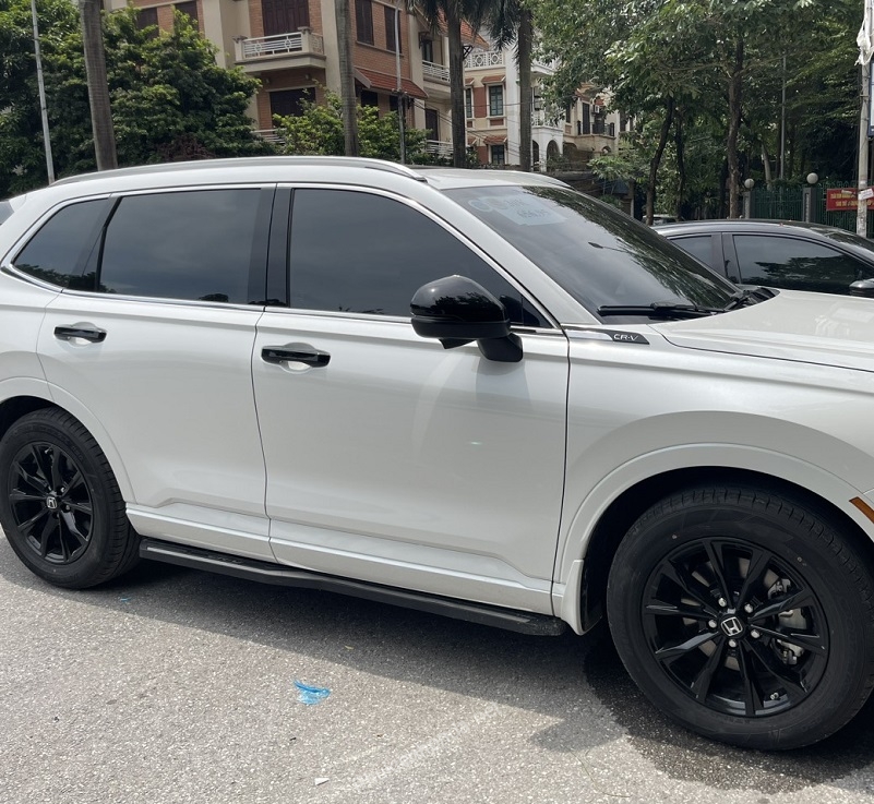 op_trang_tri_cho_crv_2024