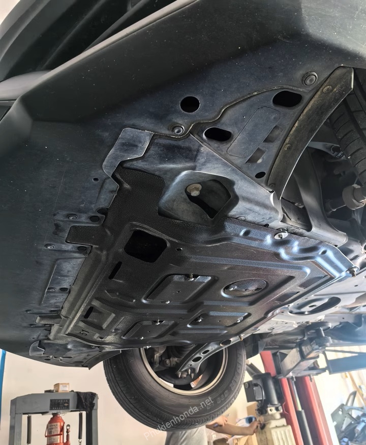 bao_ve_gam_may_honda_crv_2023