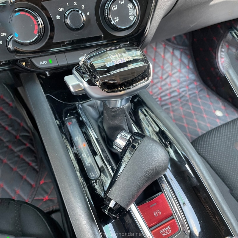 tay_nam_can_so_honda_hrv_2018