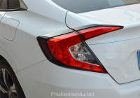 Ốp trang trí cụm đèn hậu carbon cho Civic 2016-2020