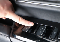 Trang trí nút chỉnh kính CR-V 2017- 2020